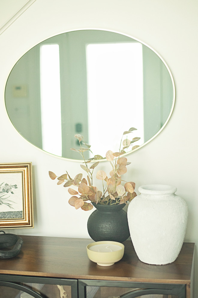 Inspiration for a transitional entryway remodel in Milwaukee