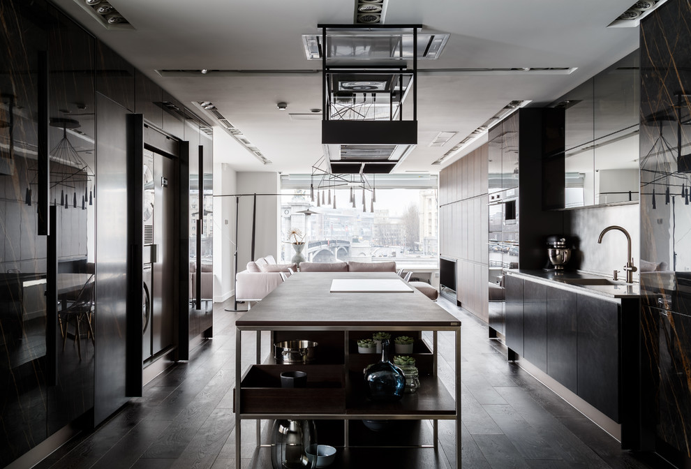 Giulia Novars, Москва. Смоленская, д.10