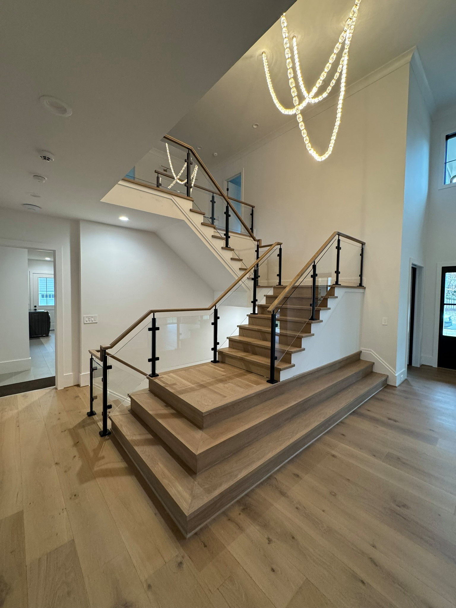 134_Modern White Oak Stair with Glass Balustrade, Vienna, VA 22180