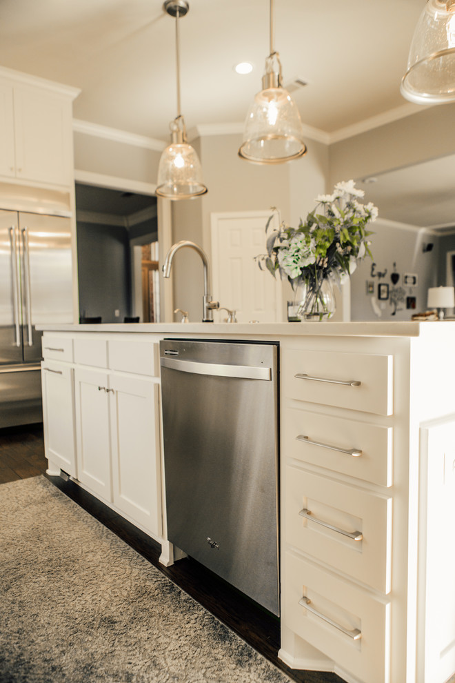Example of a minimalist home design design in Dallas