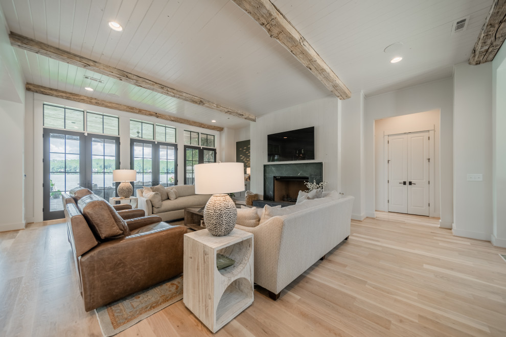 Inspiration for a transitional home design remodel in Birmingham