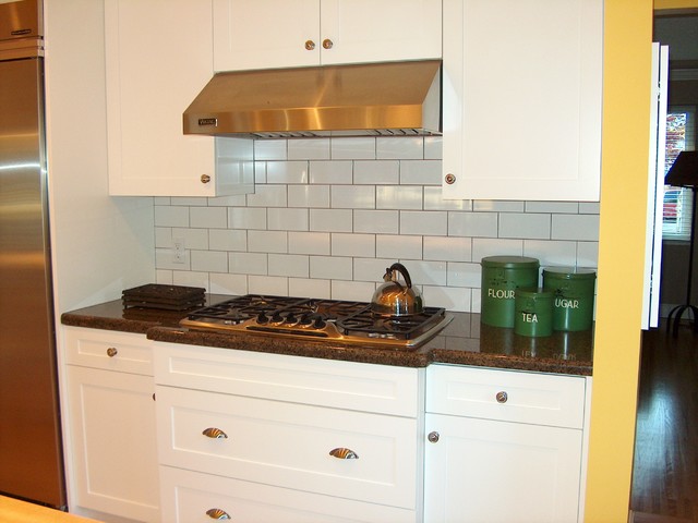 Simple Painted Shaker Cabinets Traditional Kitchen