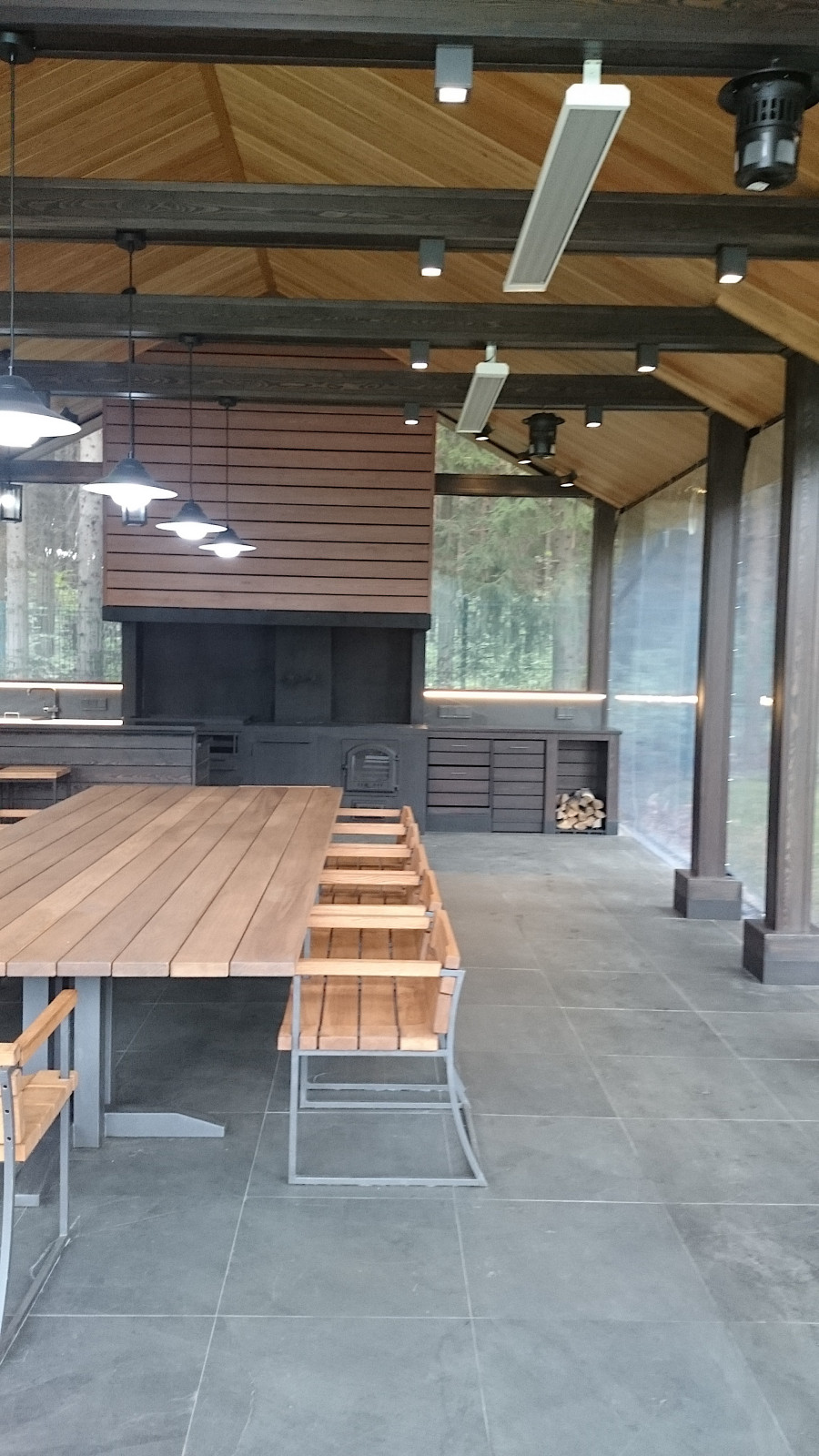 Беседка–барбекю в п. «Заокские просторы»