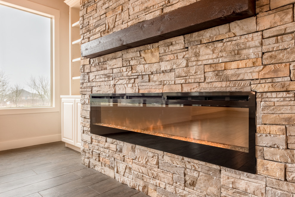 Transitional home design photo in Austin