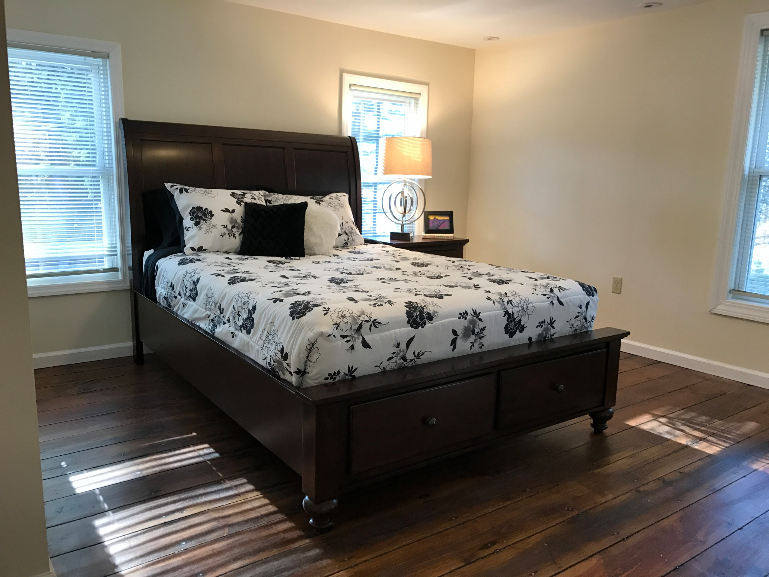 Lake Hill Farmhouse Staging