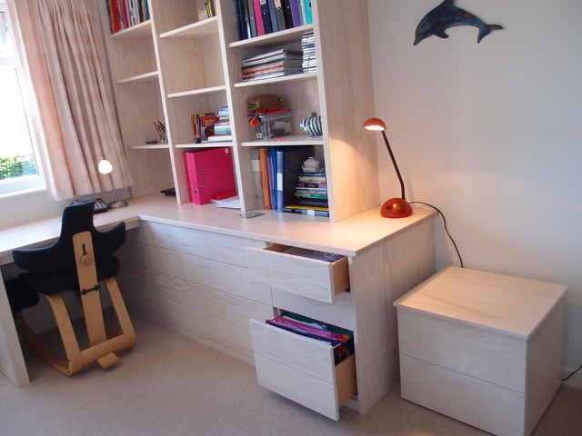 A modern study contemporary-home-office