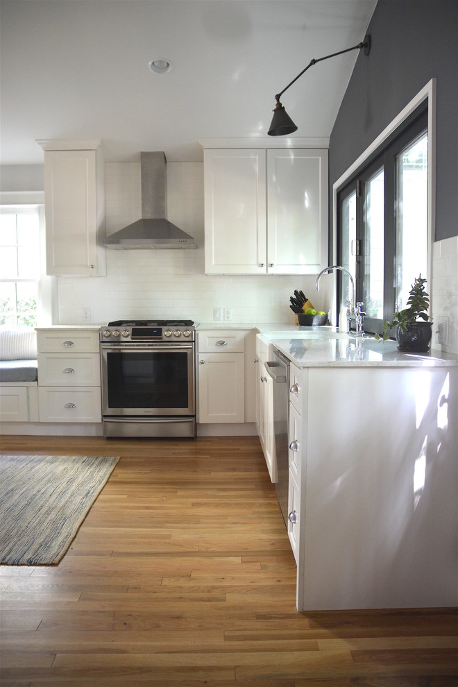 Kitchen - kitchen idea in Austin