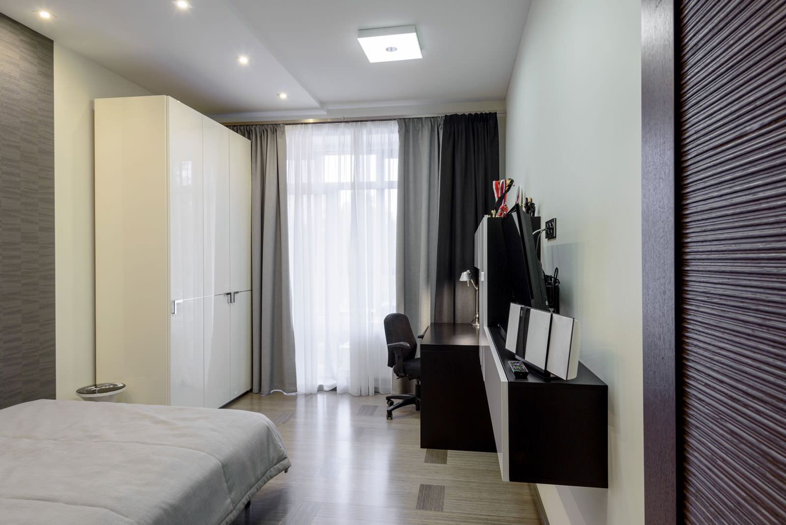 Четырехкомнатная квартира в ЖК "Эдем"