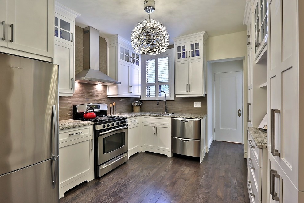 Inspiration for a transitional kitchen remodel in Toronto