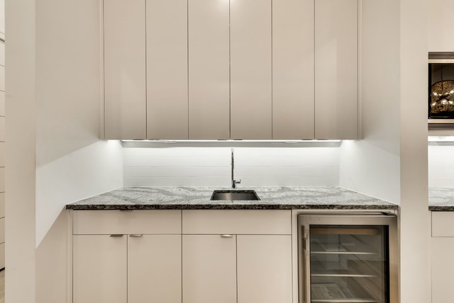 Granada Trail contemporary
