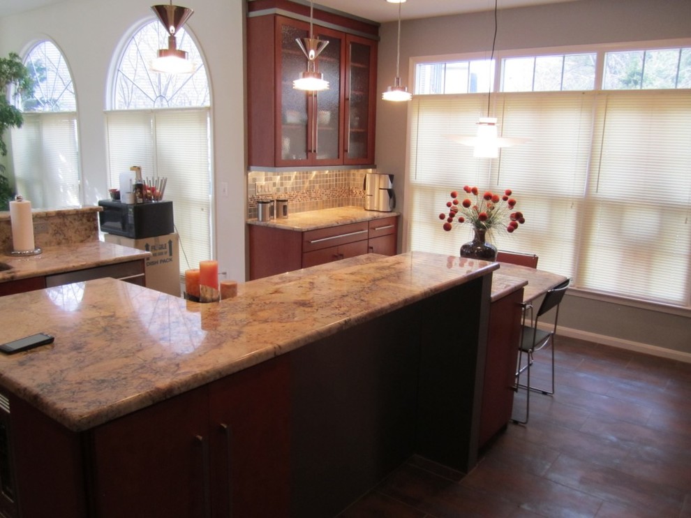 Inspiration for a mid-sized transitional kitchen remodel in DC Metro