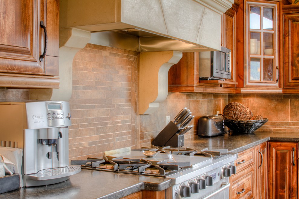 Mountain style kitchen photo in Vancouver