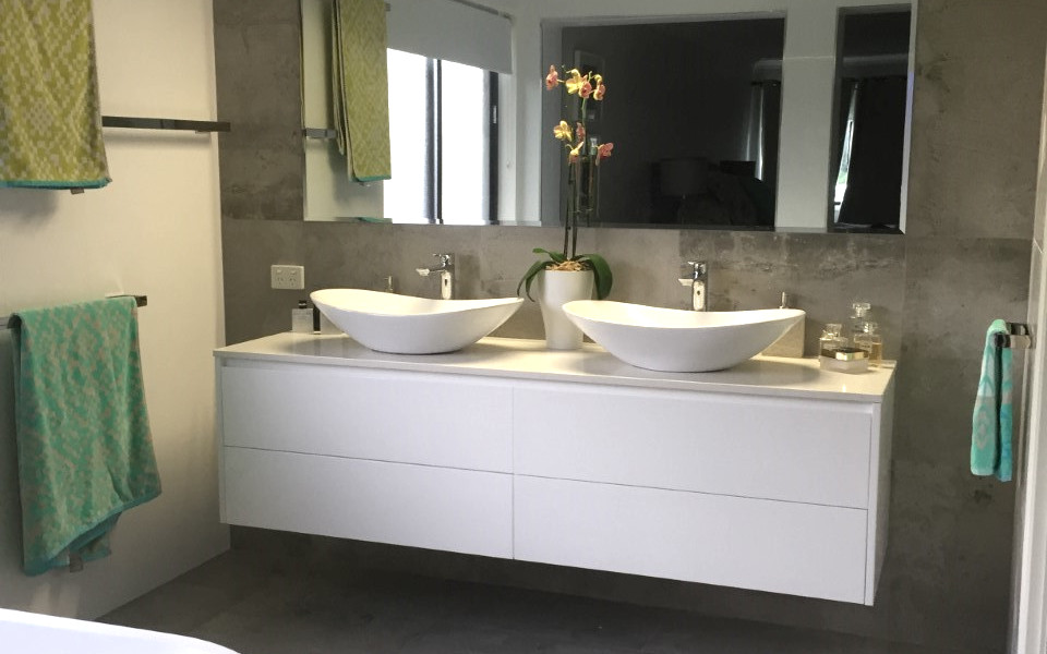 Photo of a modern bathroom in Brisbane.