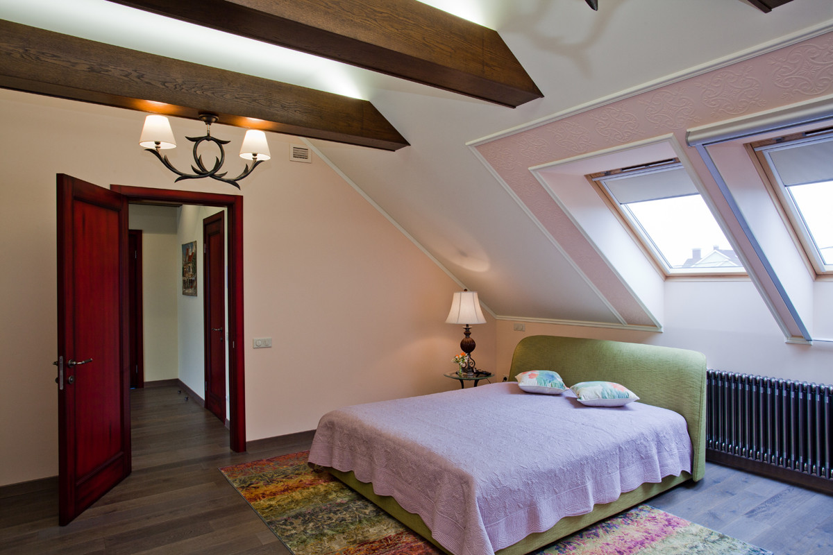 Домик у озера