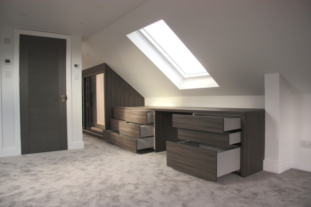 5 Bedroom House Fitted with Bespoke Furniture