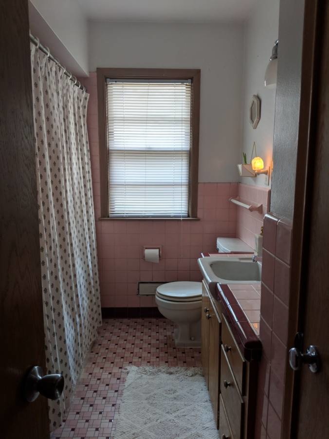 vintage pink bathroom rental ideas