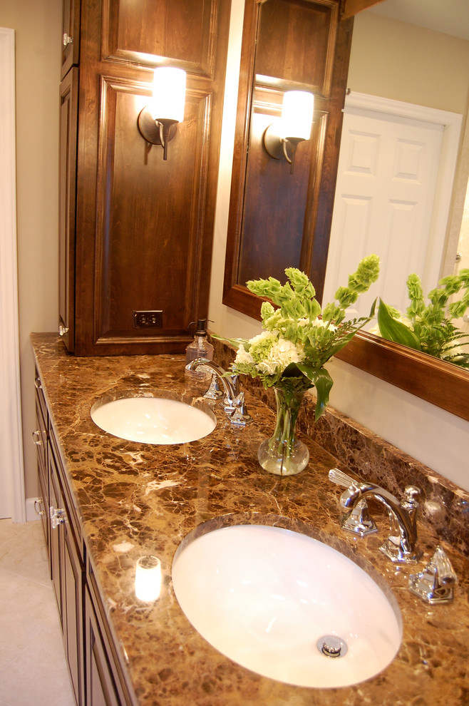 Inspiration for a transitional home design remodel in Raleigh