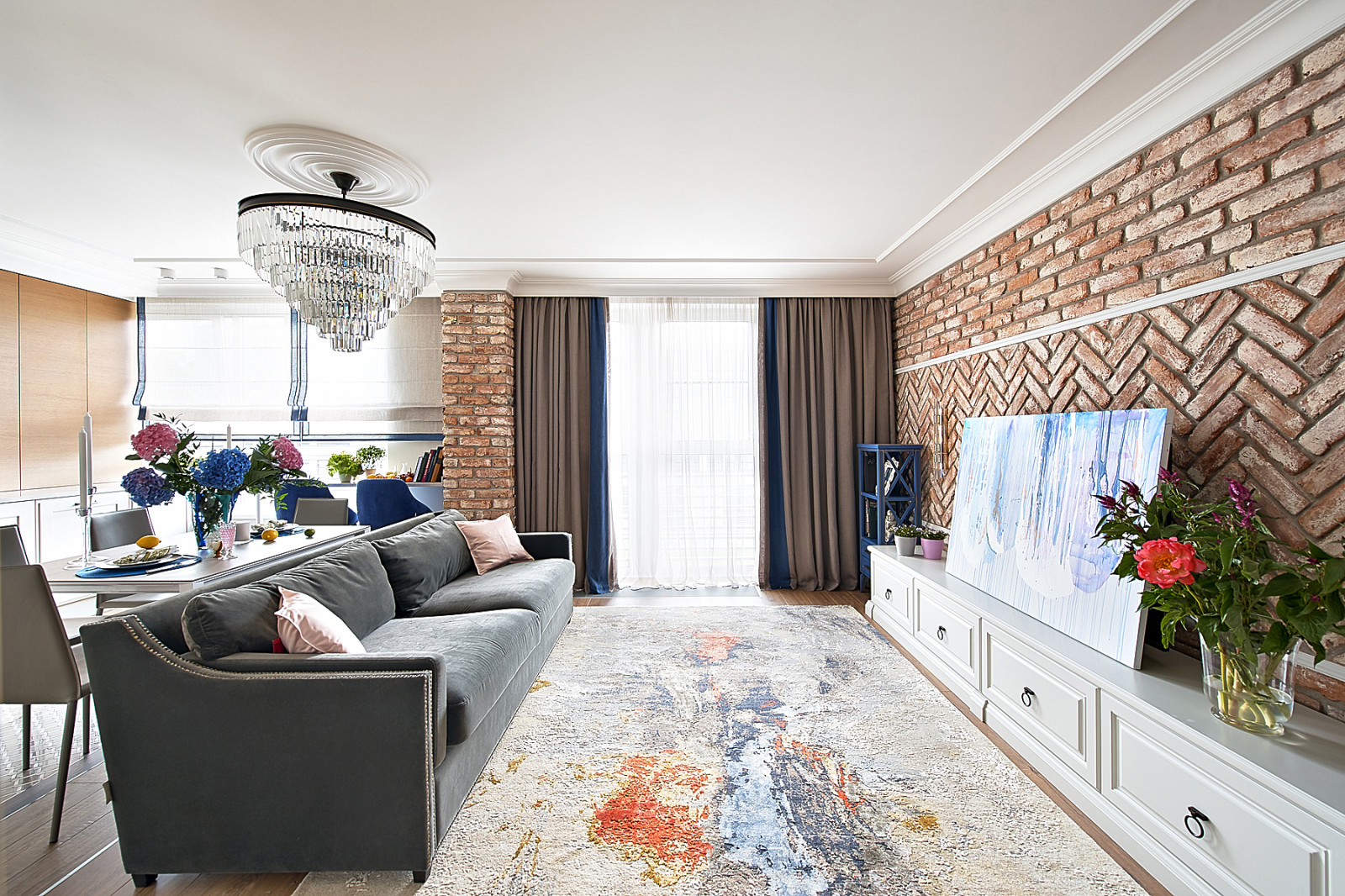 Интерьер с елочкой