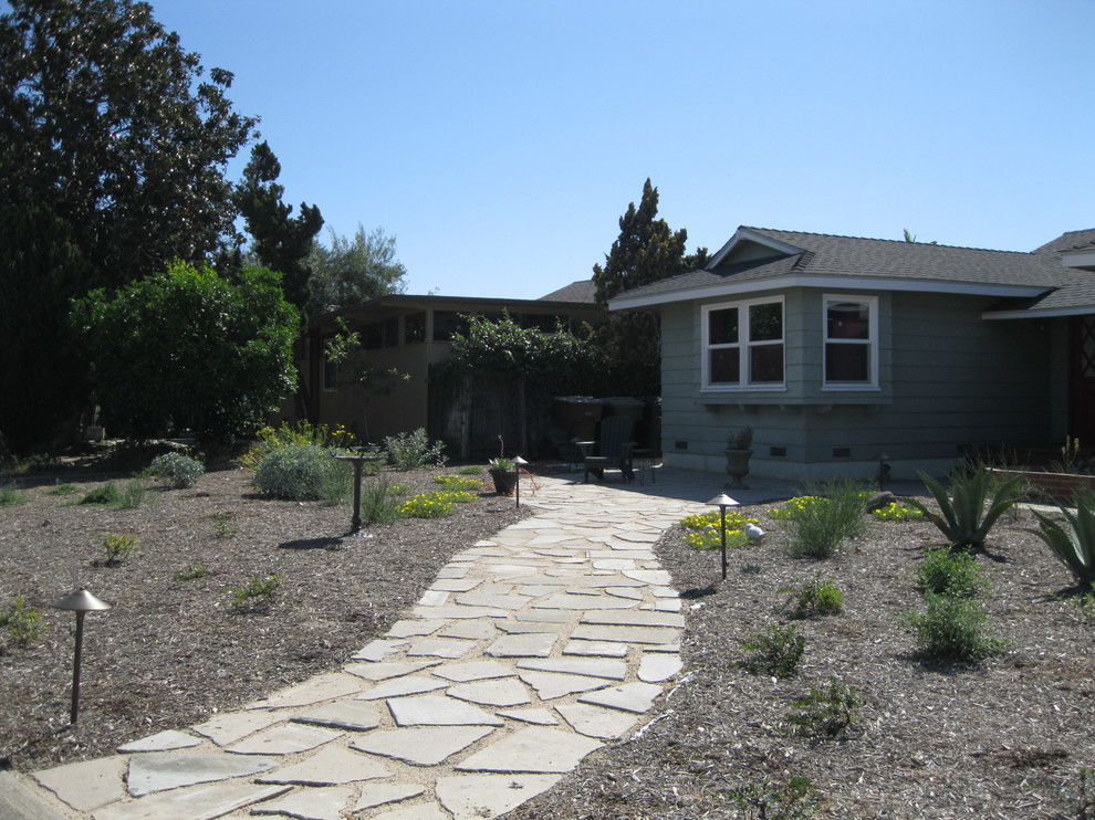 Photo of a small eclectic exterior in Orange County.