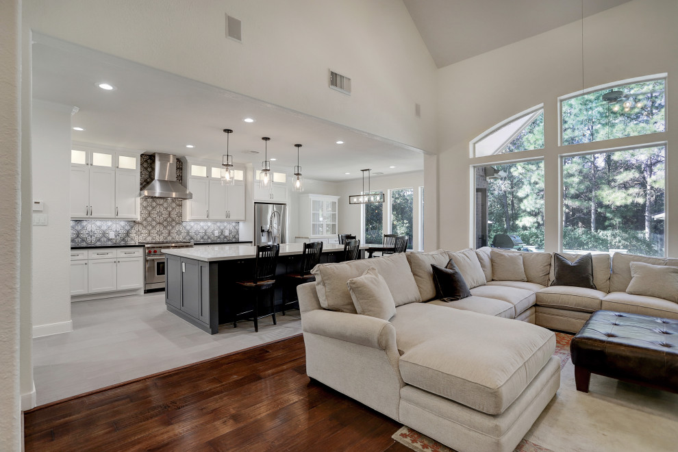 Inspiration for a transitional kitchen remodel in Houston