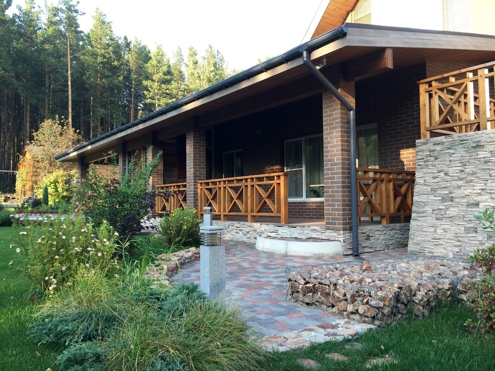 Дом на склоне