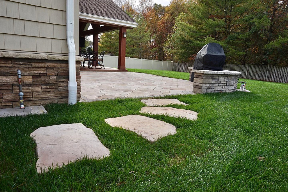Manalapan, NJ: Patio, Hot tub and Outdoor Living Space