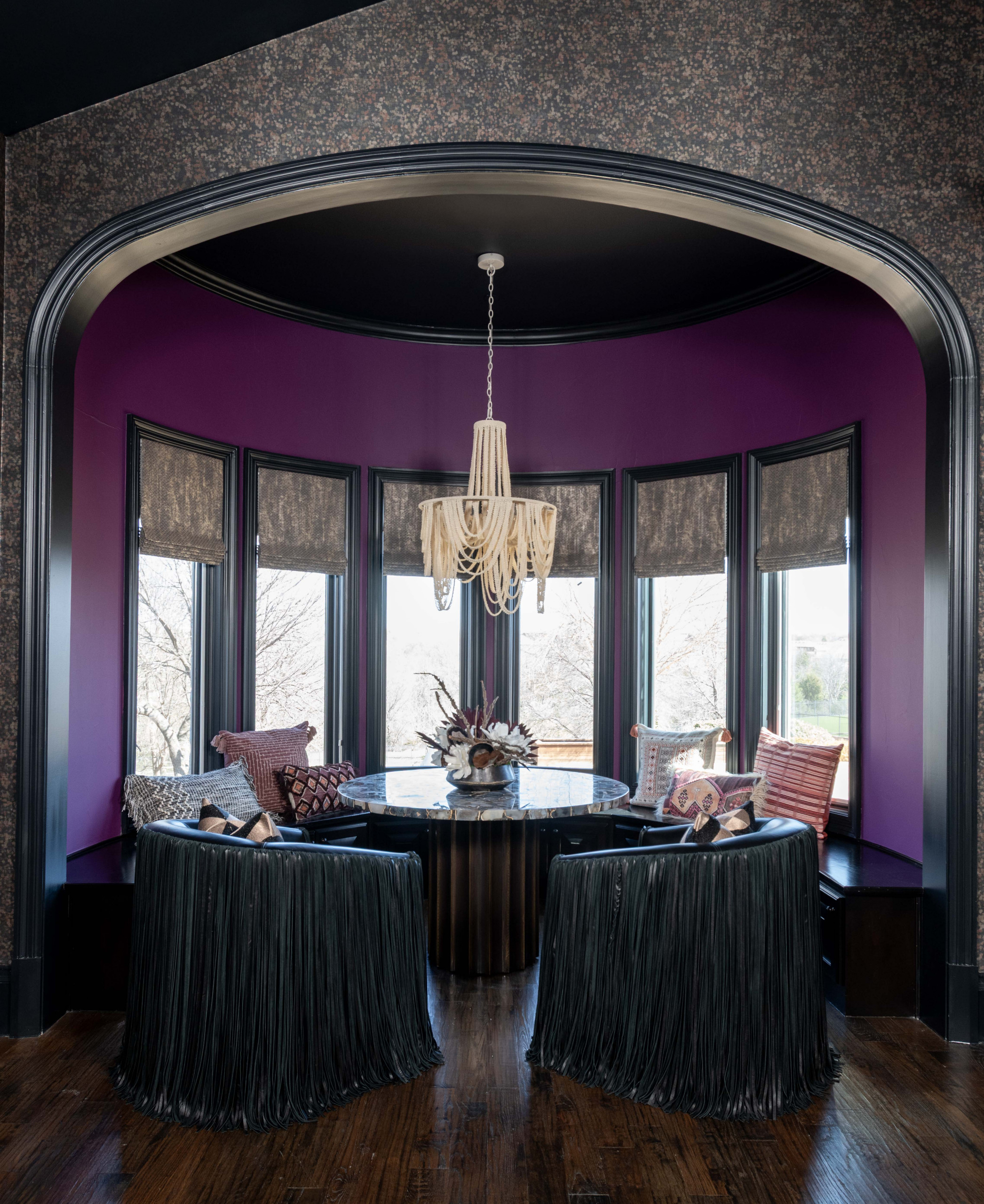 How to Decorate a Purple Dining Room: Stunning Ideas to Inspire