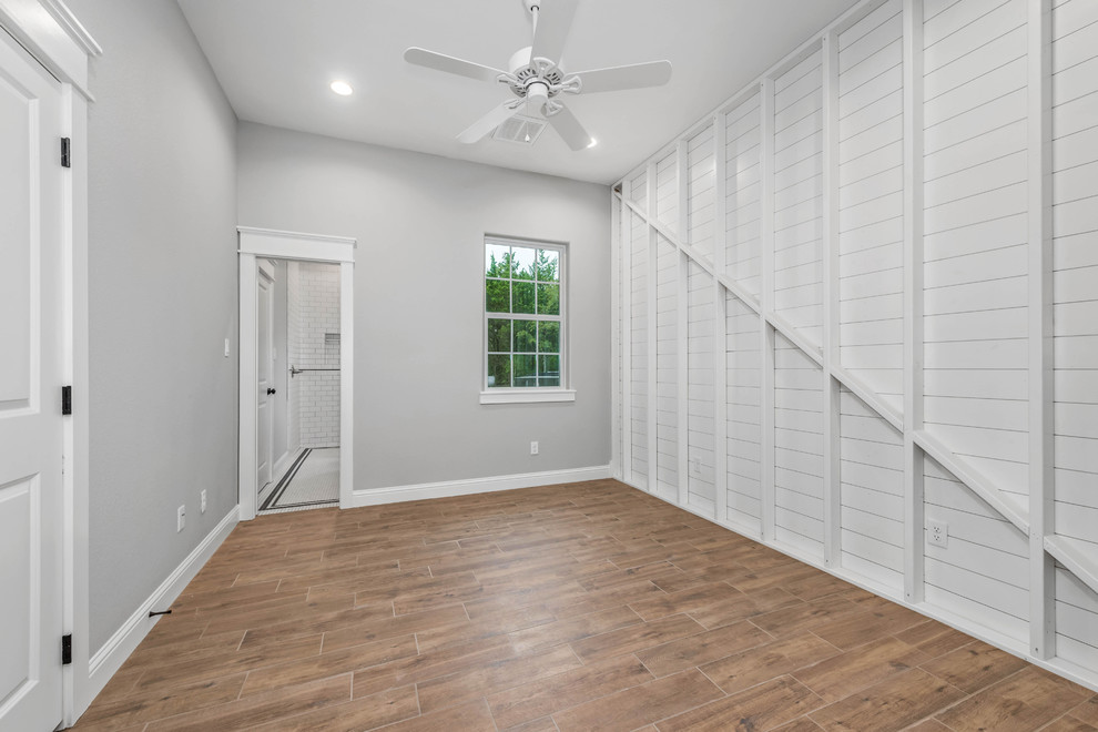 Indian Lakes Farmhouse