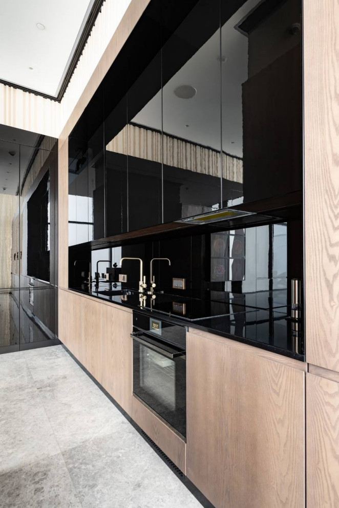 Стеклянные панели для кухонной зоны