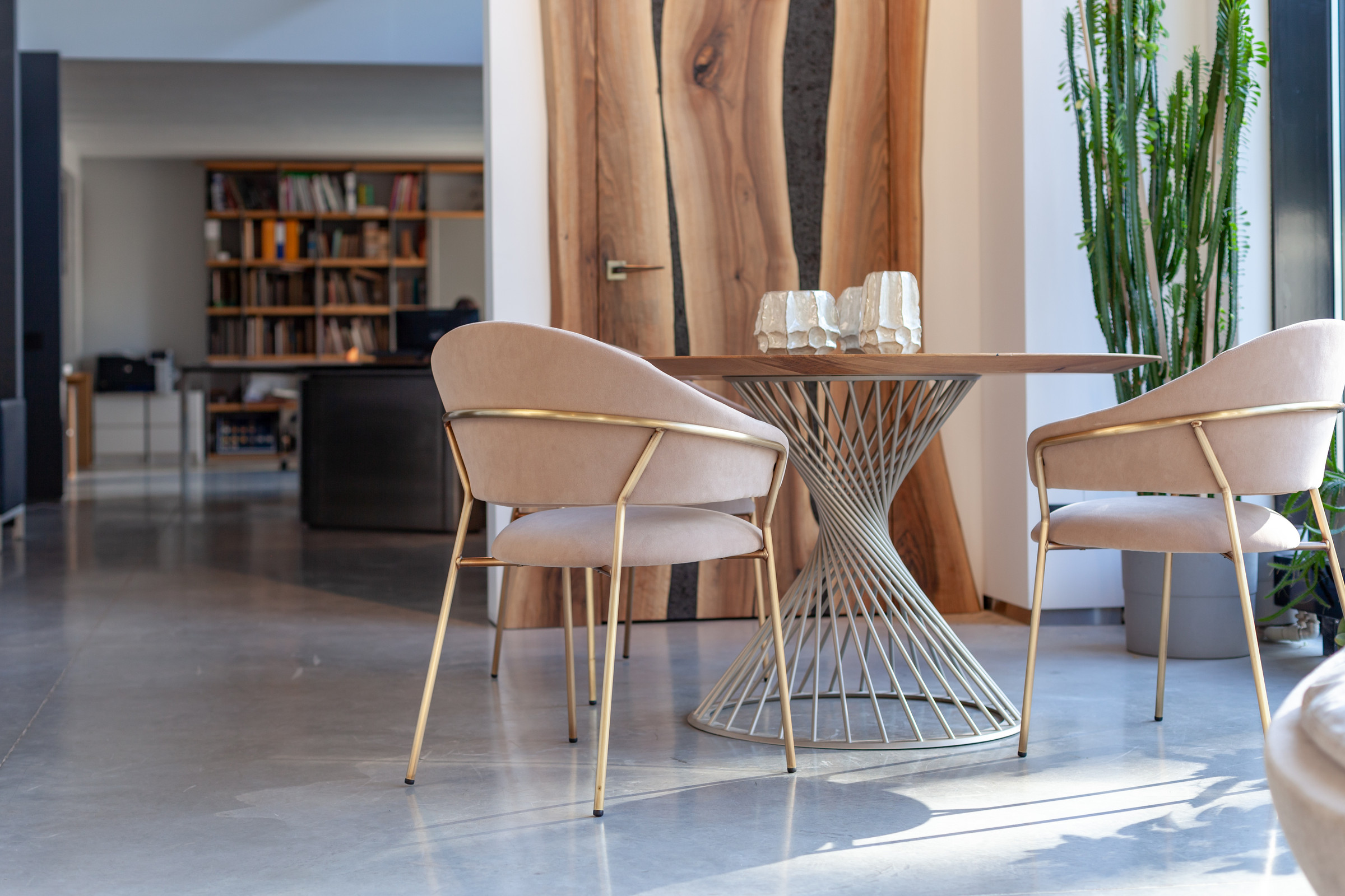 Стол круглый (натуральный дуб)