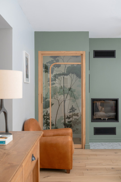 Chez Anne et Adrien moderno-soggiorno