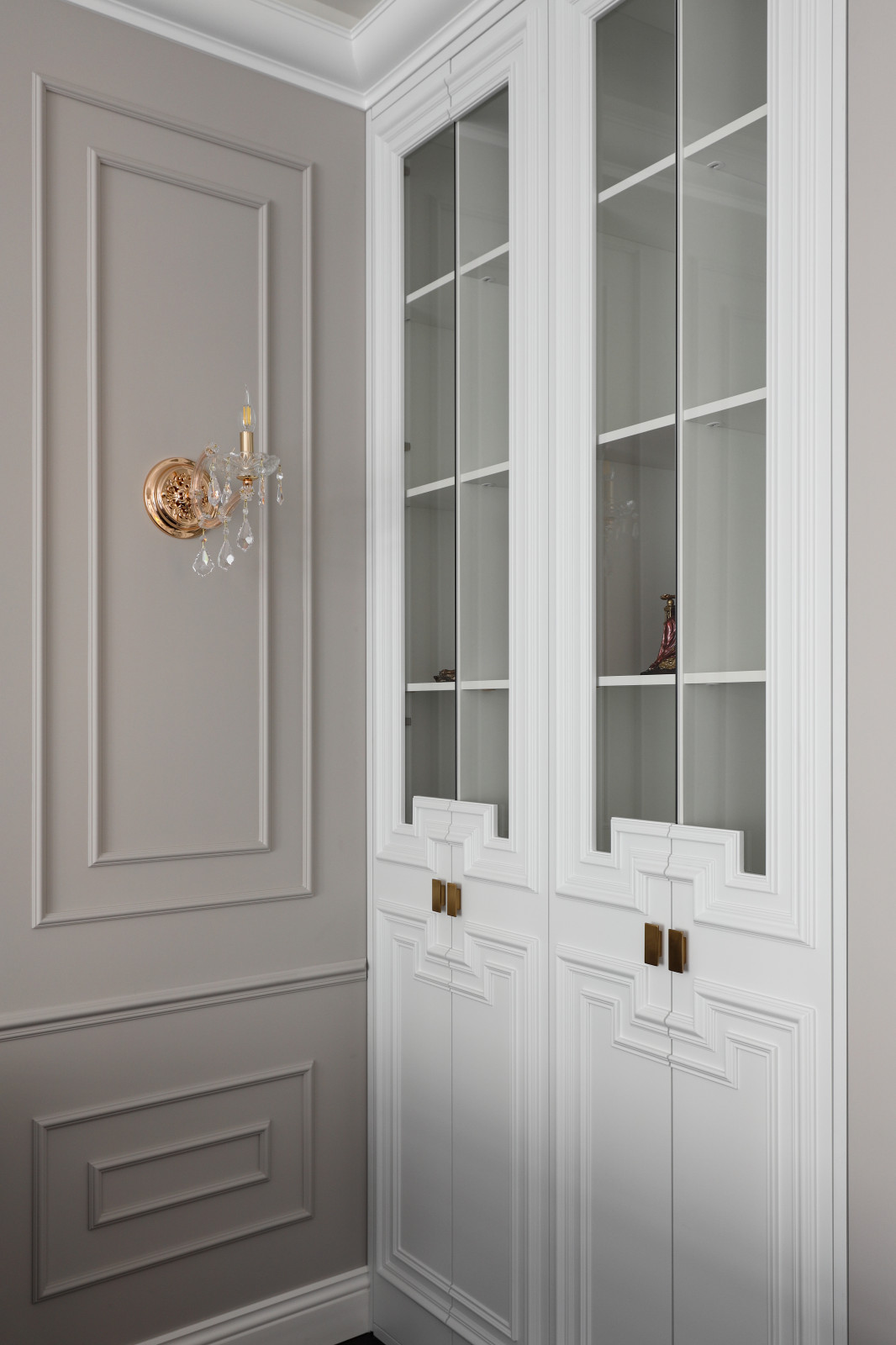 Реализованный дизайн-проект квартиры 90 кв.м.в стиле неоклассика