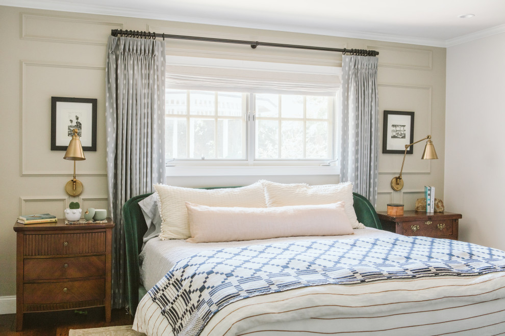 На фото: хозяйская спальня среднего размера в классическом стиле с паркетным полом среднего тона и панелями на части стены