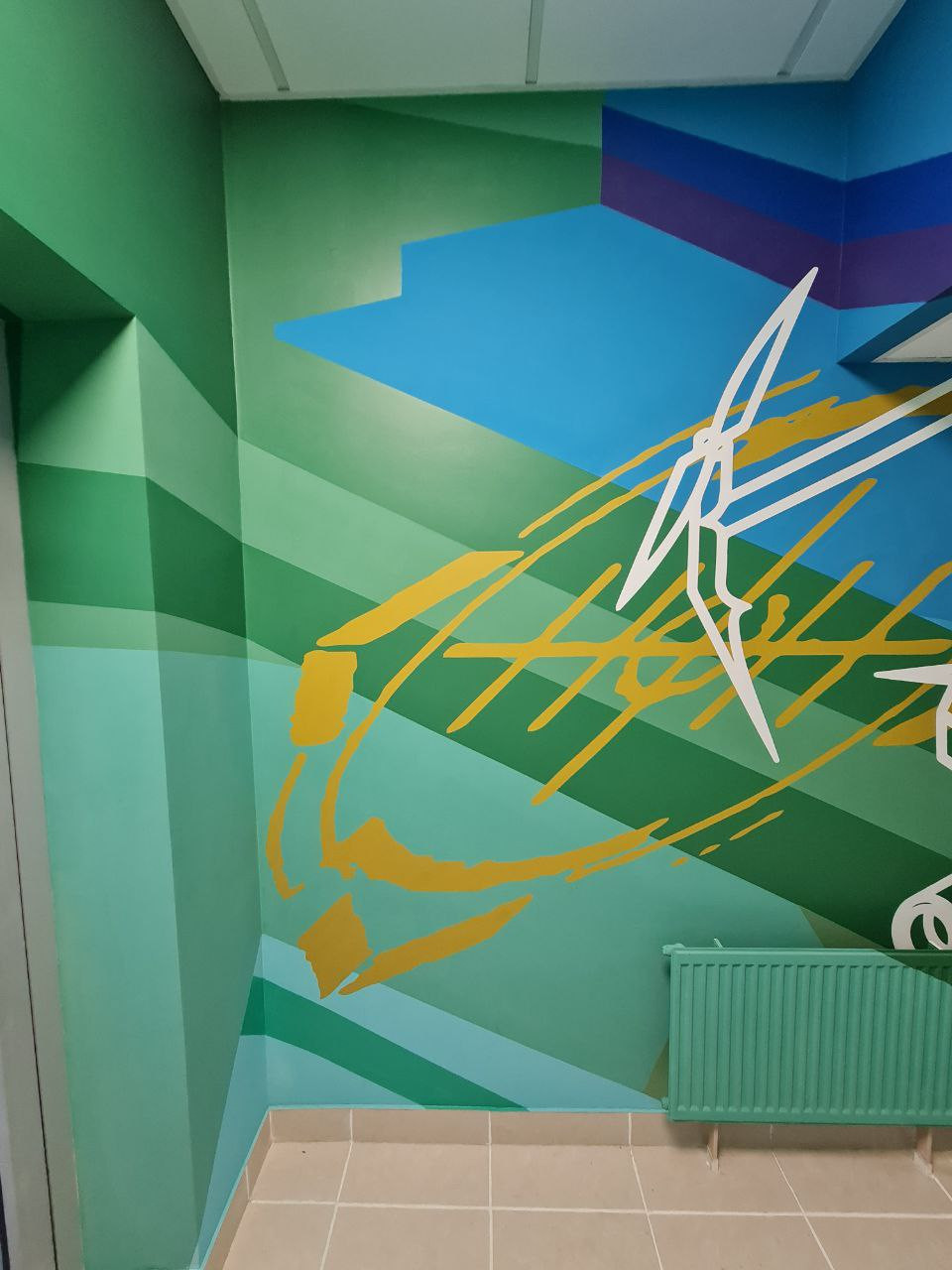 Трафаретна роспись стен в офисном здании