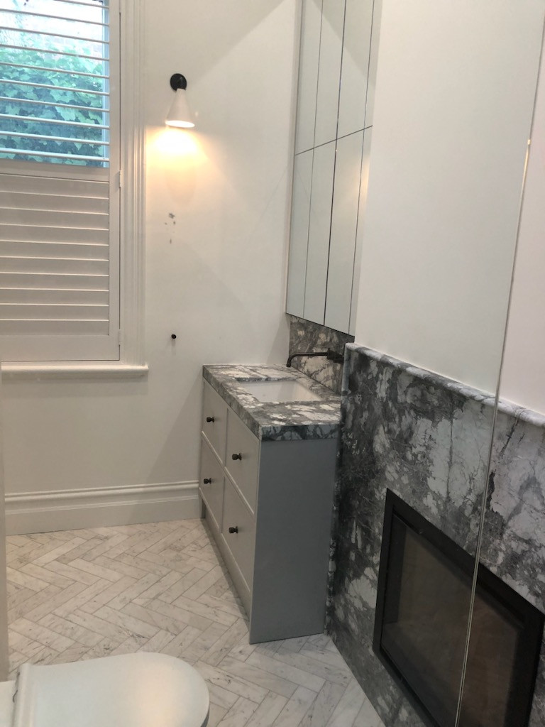 Grey with a hint of Tradition