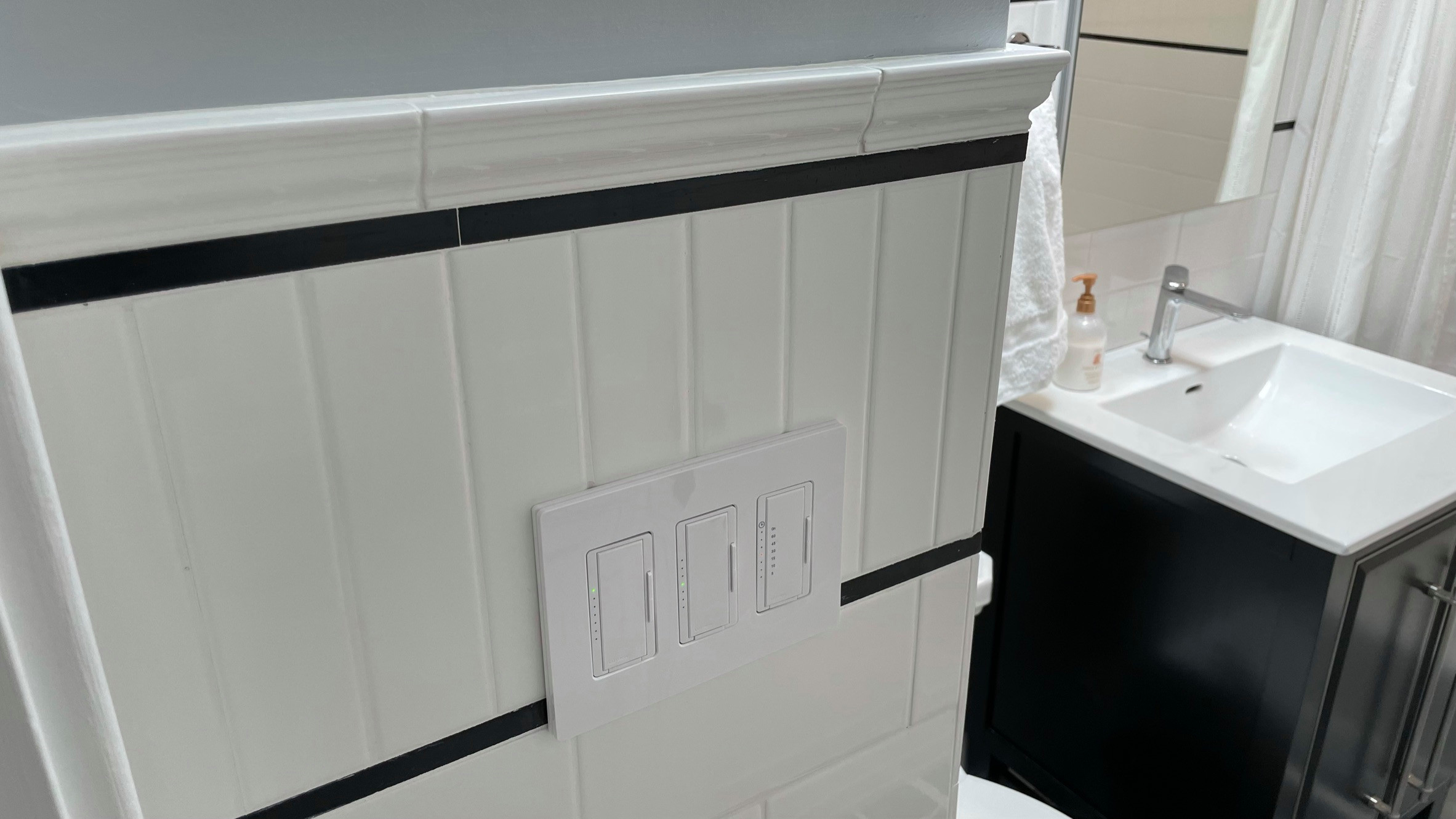 Art Deco Guest Bath