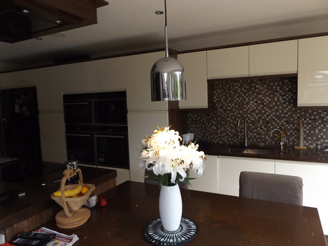 Open plan kitchen refurbishment with structural altertions contemporaneo-facciata
