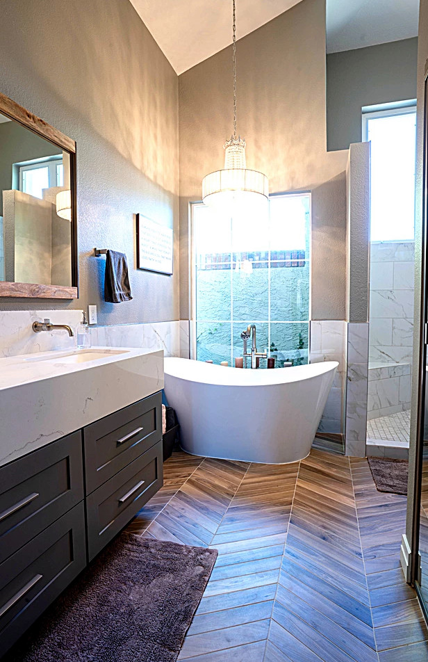 Inspiration for a transitional bathroom in Phoenix.