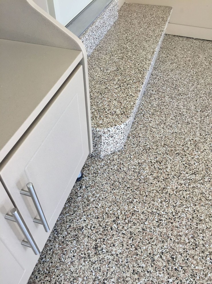 Transitional garage photo in Kansas City