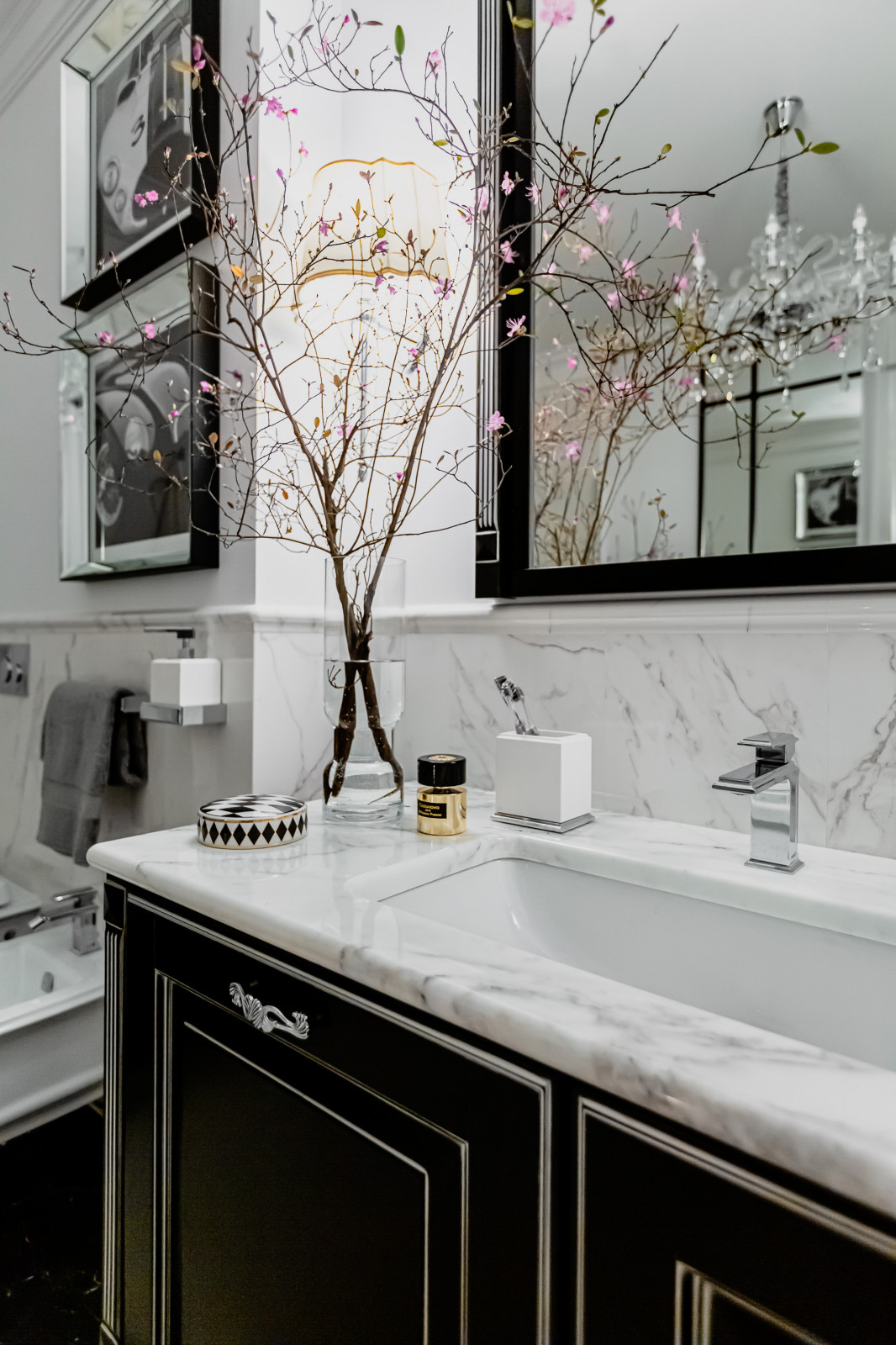 НЕКЛАССИЧЕСКАЯ КЛАССИКА. ВАННАЯ КОМНАТА