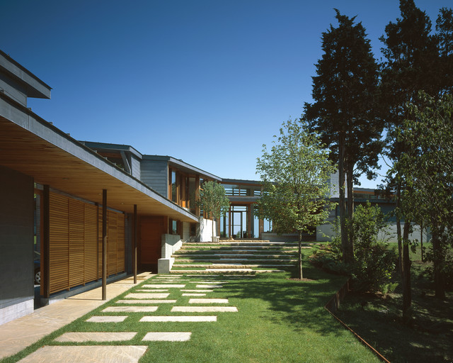 Steps and Stairs Elevate Modern Exterior Entryways