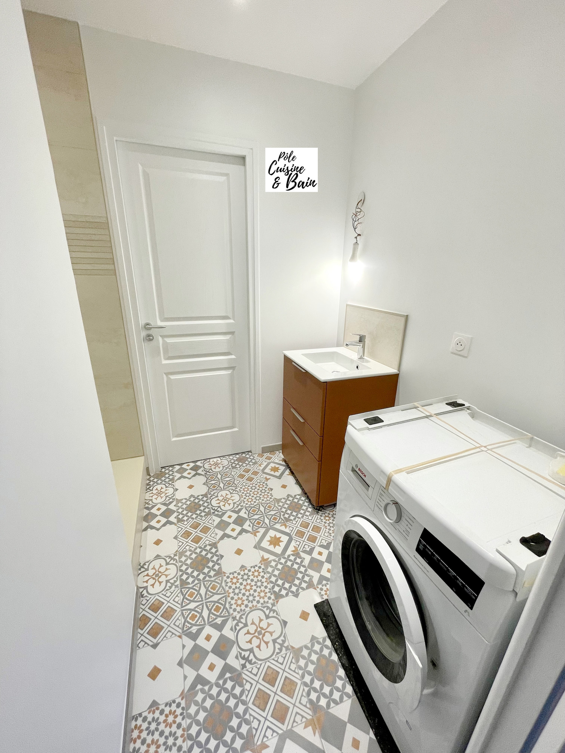 SALLE D'EAU & BUANDERIE: création annexe à un WC et chambre dans un ancien garag