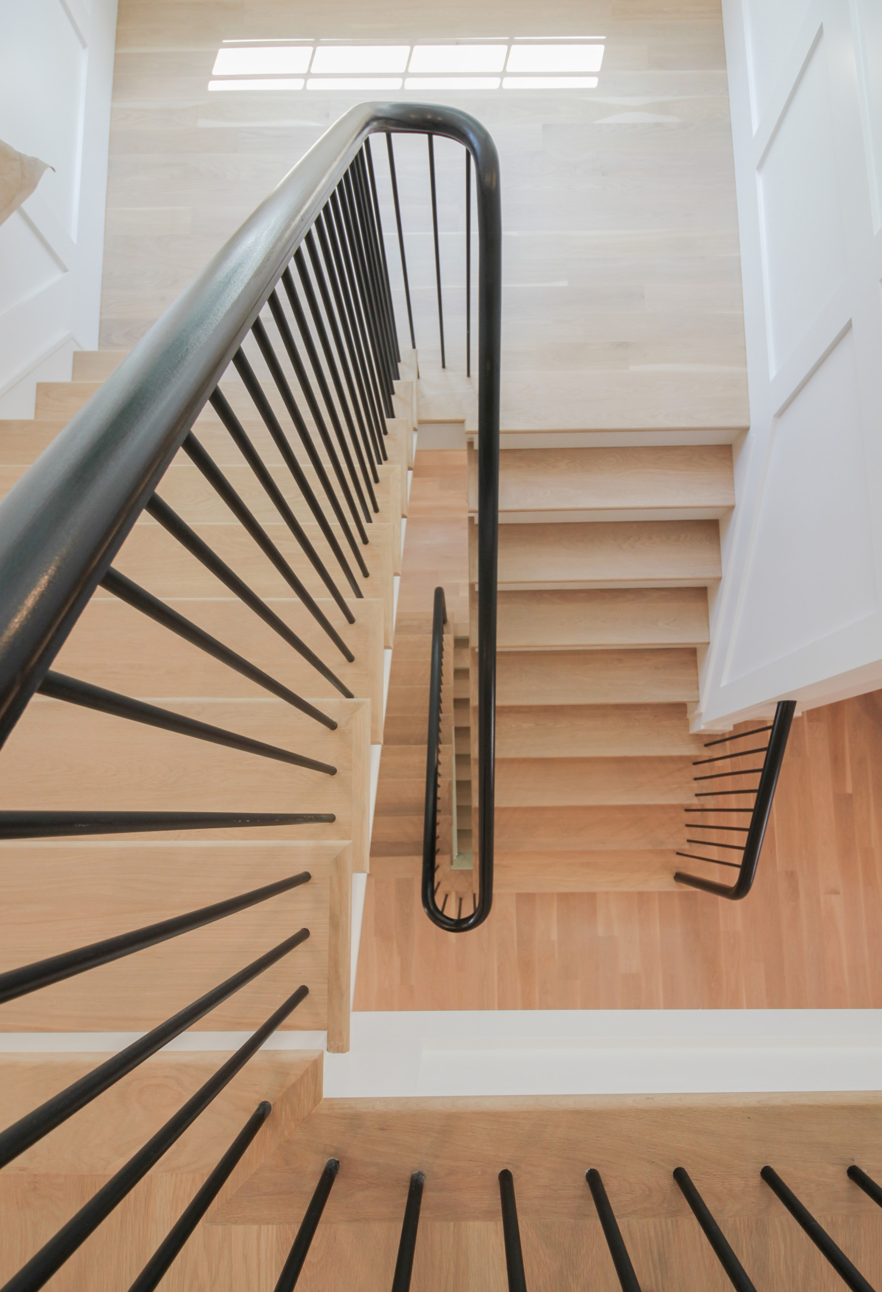 88_Clean & Modern Staircase, Arlington VA 22207