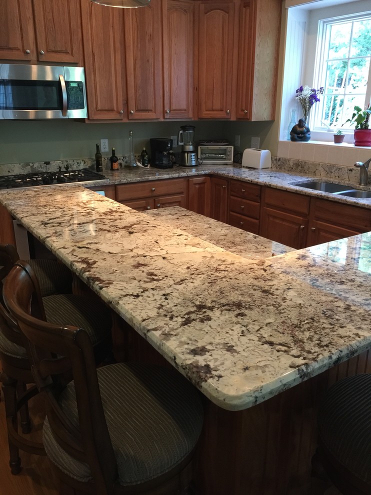 Kitchen - transitional kitchen idea in Indianapolis