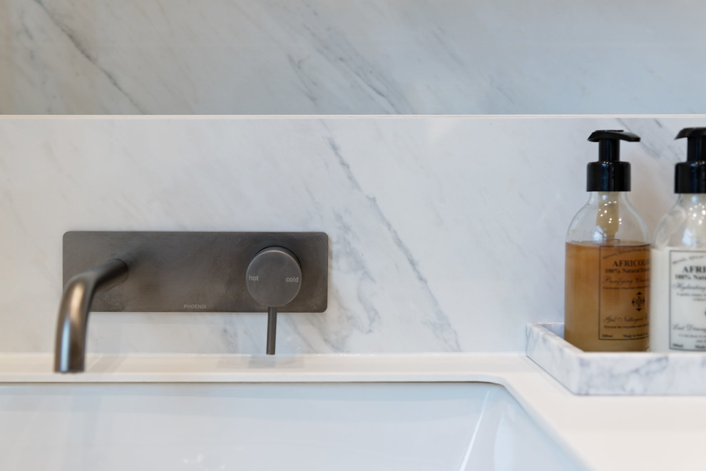 Photo of a contemporary bathroom in Adelaide.