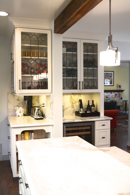 Transitional home design photo in Los Angeles