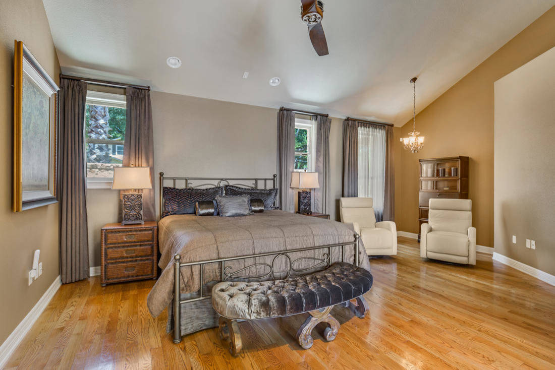 Alamo Heights bold traditional