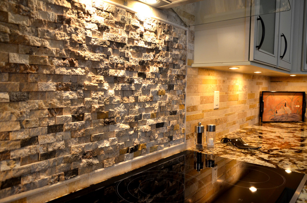 Home design - transitional home design idea in Miami