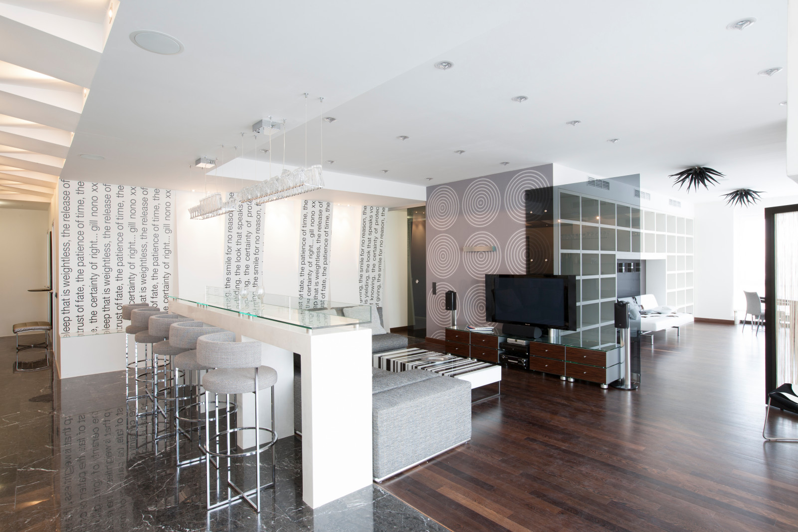 Квартира-студия 170 кв.м