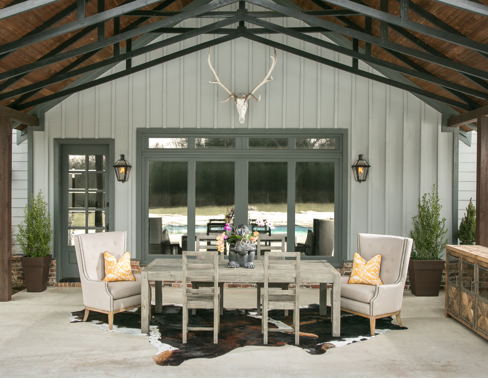 Inspiration for a mid-sized eclectic home design remodel